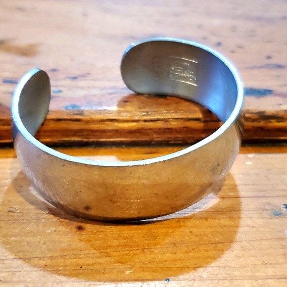 Kirk Pewter 900 - P Cuff Bracelet - Picture 1 of 5